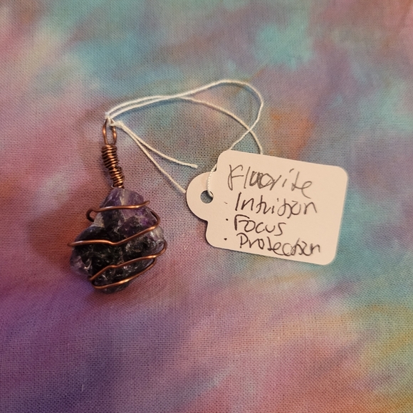 Handmade wire wrapped fluorite pendant - Picture 1 of 3